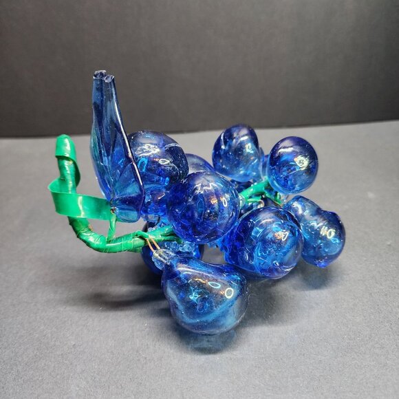 Vintage Handblown Art Glass Grapes Berries Cluster Cobalt Blue with Leaf - Picture 2 of 6